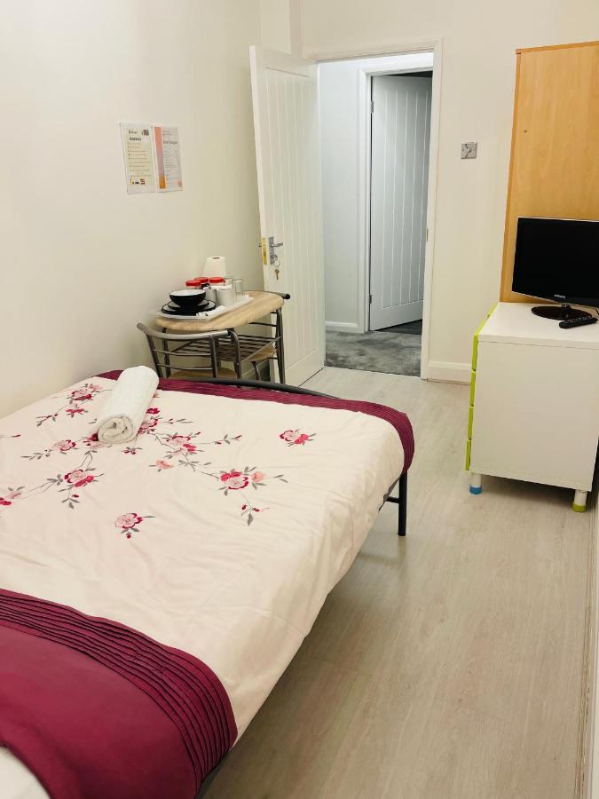 London Rooms With Free Parking 134 Edgware Eksteriør billede