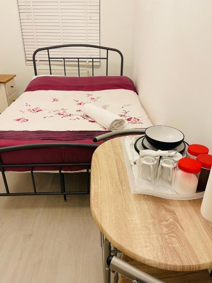 London Rooms With Free Parking 134 Edgware Eksteriør billede